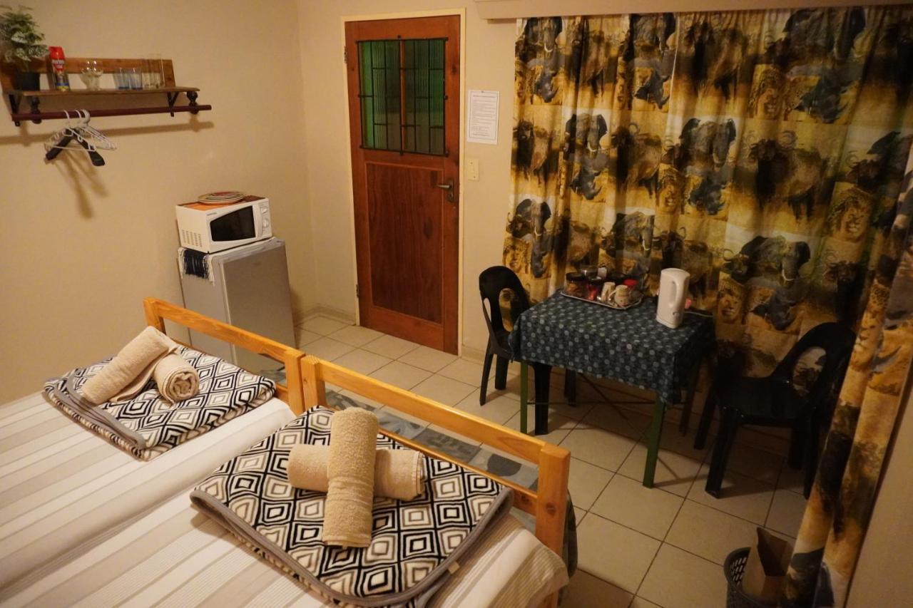 Okahandja Guesthouse Екстер'єр фото