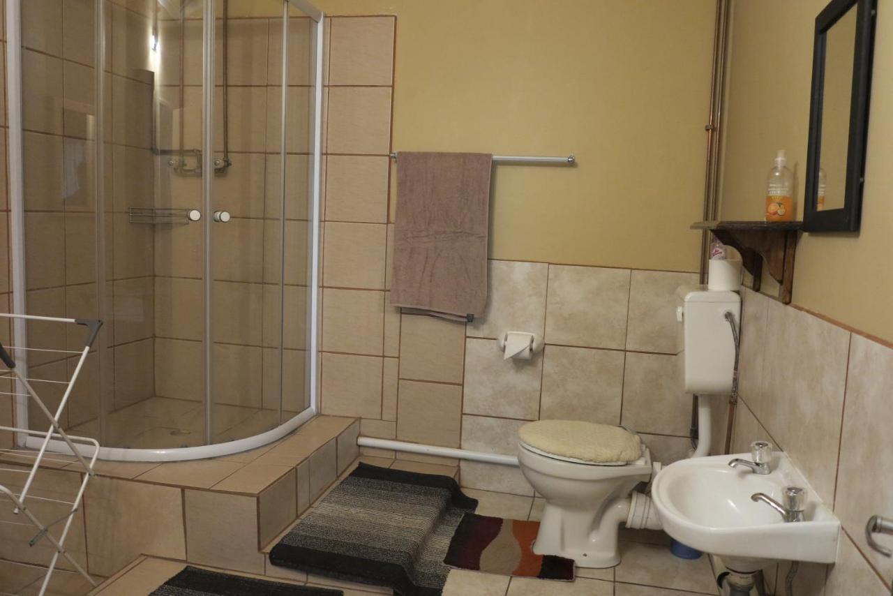 Okahandja Guesthouse Екстер'єр фото