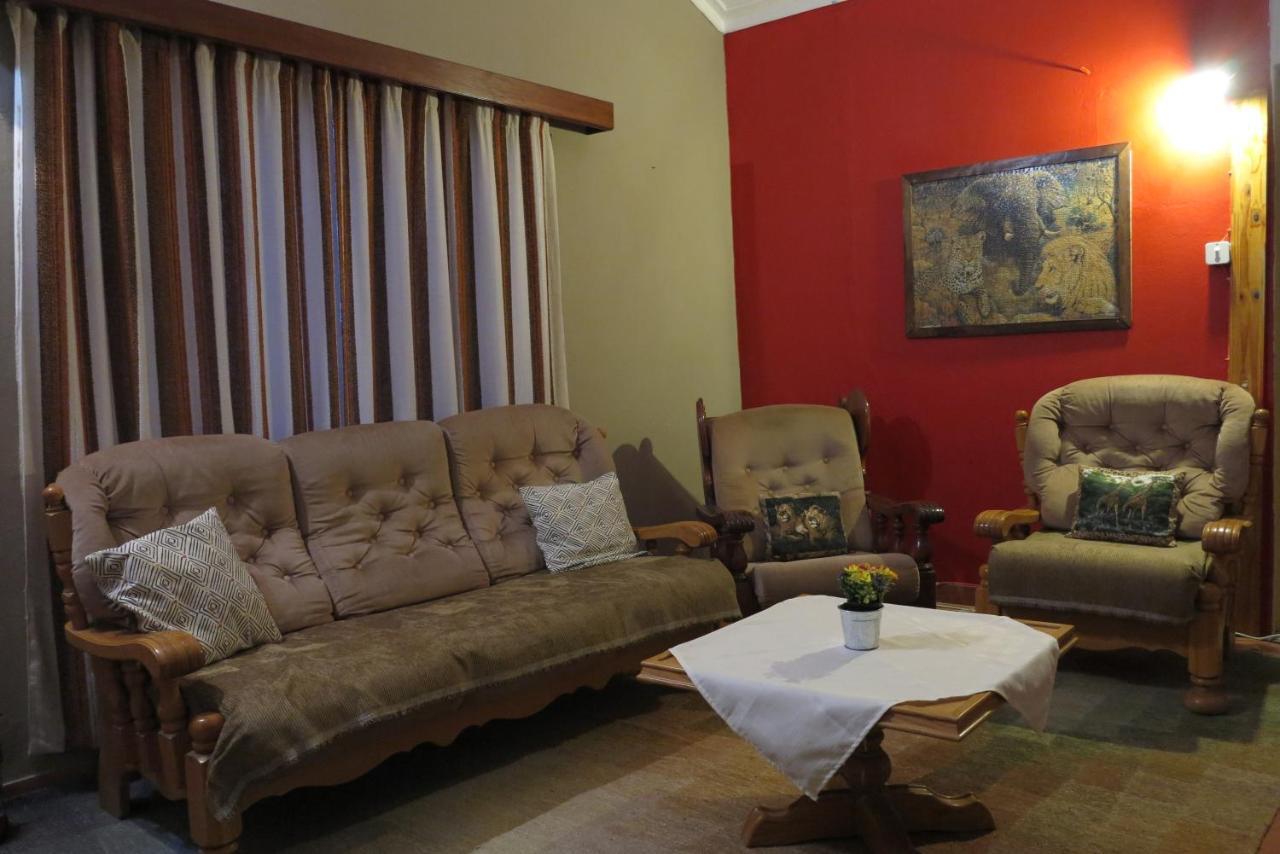 Okahandja Guesthouse Екстер'єр фото