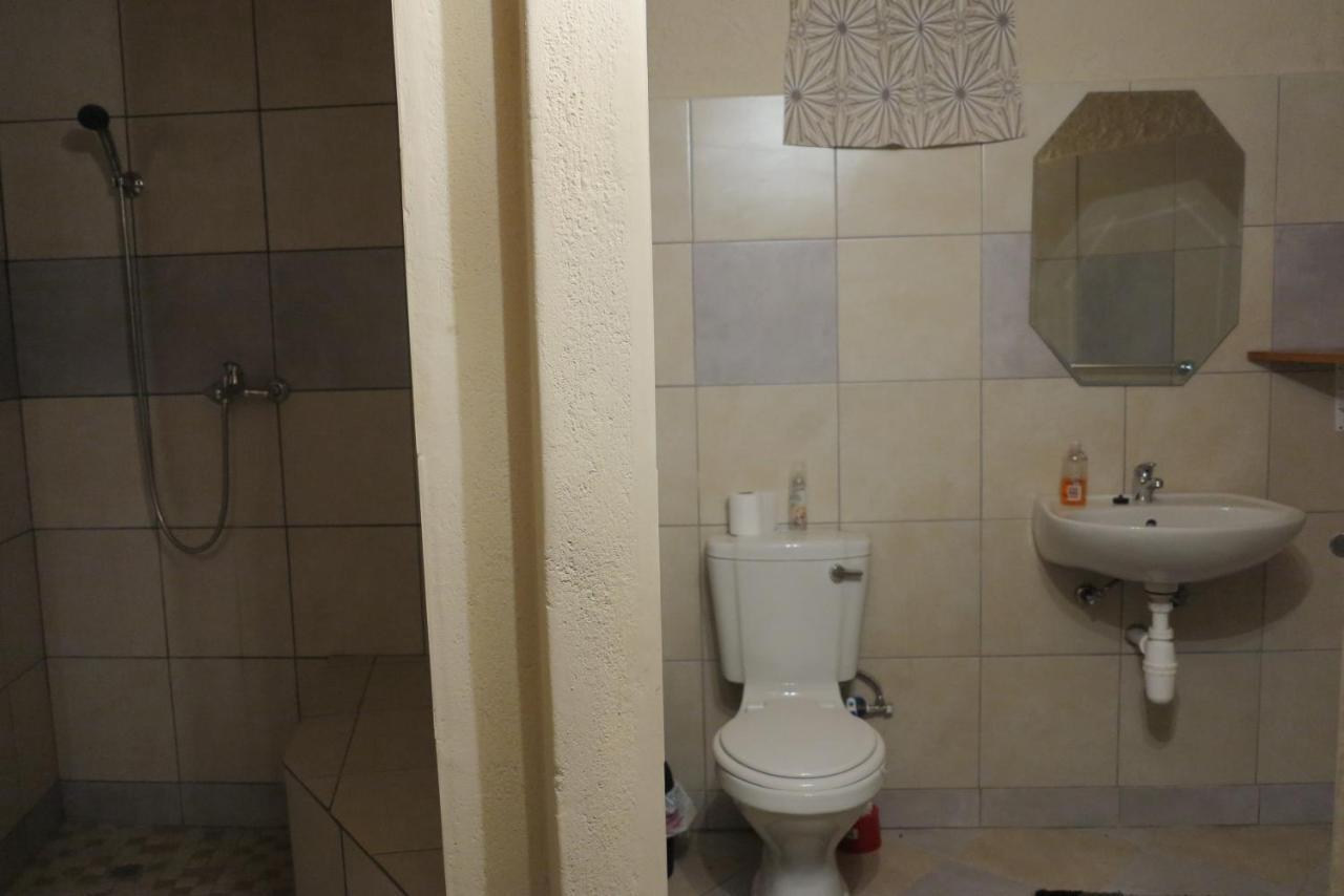 Okahandja Guesthouse Екстер'єр фото