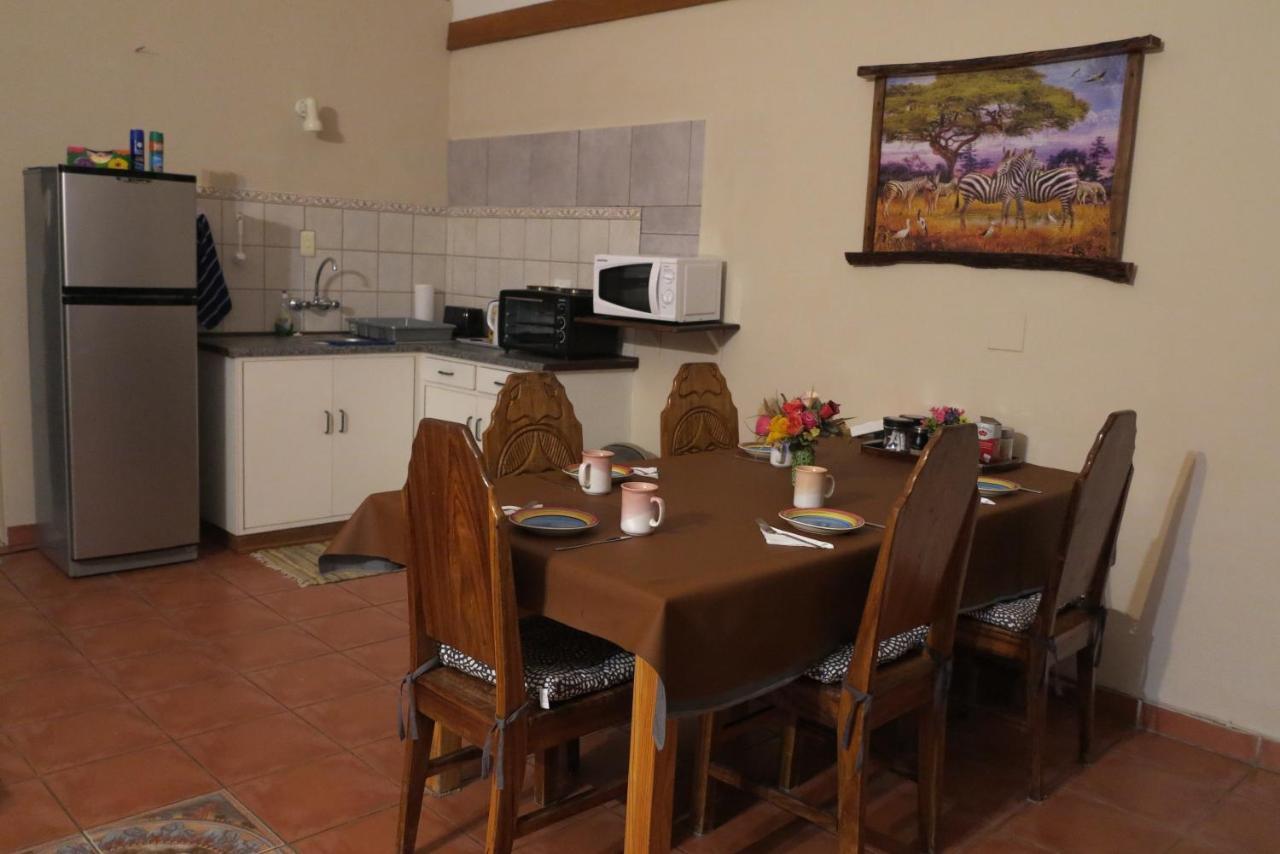 Okahandja Guesthouse Екстер'єр фото
